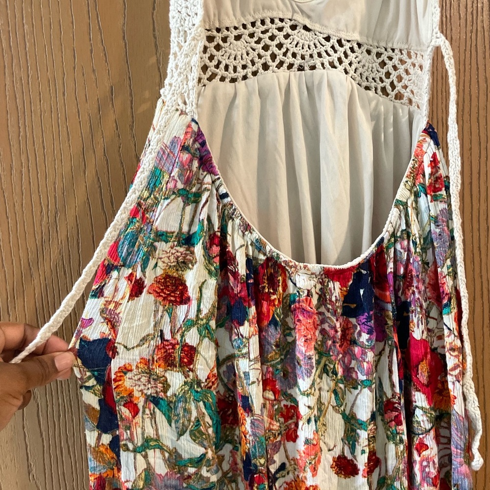 SELFIE COUTURE DRESS Floral crochet halter top maxi dress M/L has stretch - Picture 7 of 12